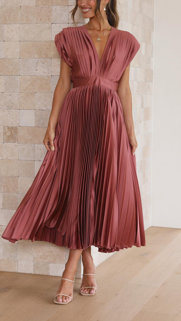 Elegant Pleated Maxi Dress for Women - Timeless Summer Style 0
