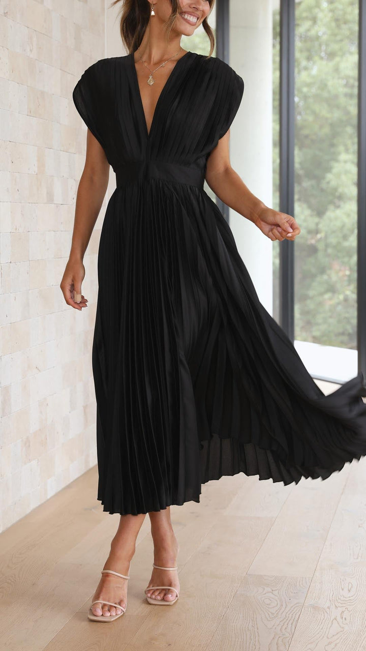 Elegant Pleated Maxi Dress for Women - Timeless Summer Style 9