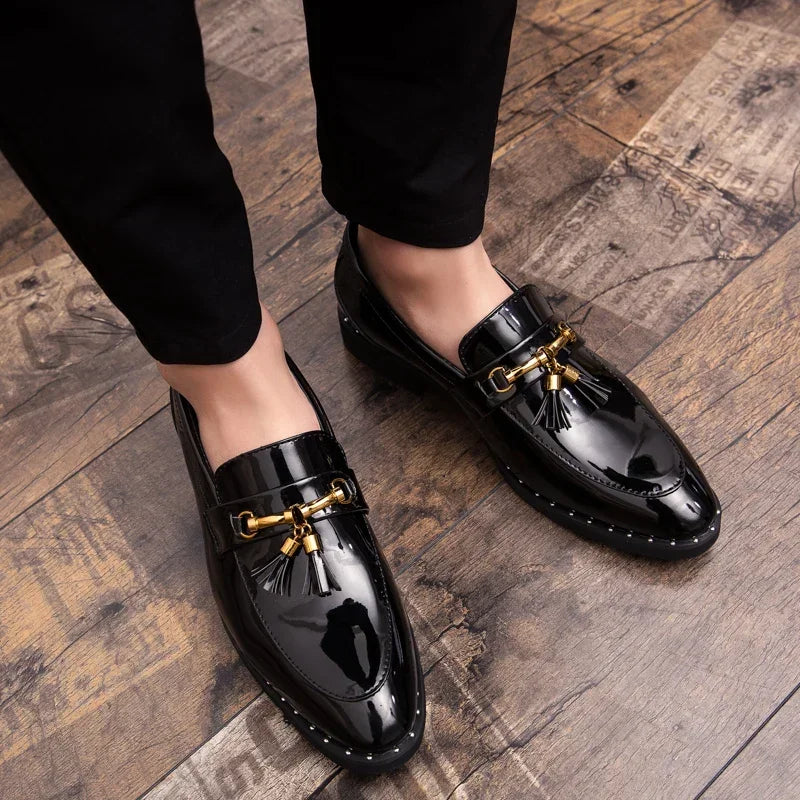 Elegant Women's Loafers with Glossy Finish and Gold Accents - Stylish Comfort for Any Occasion 1
