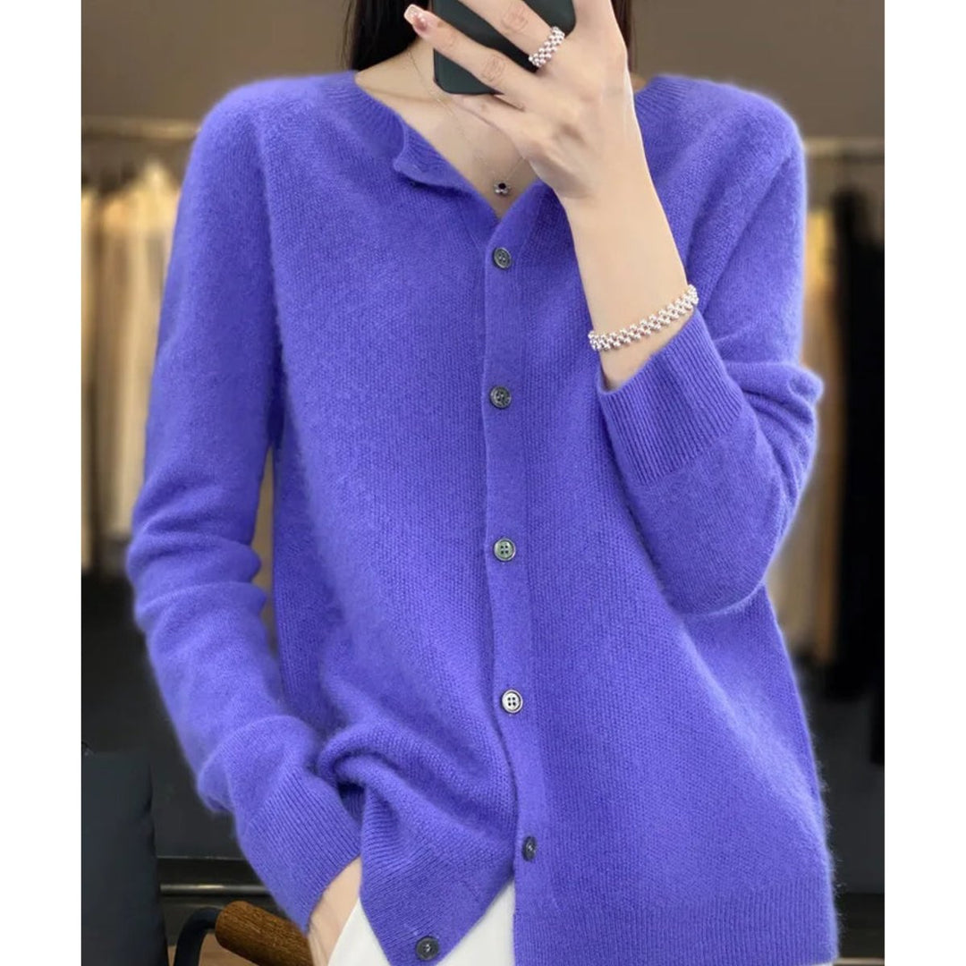 Women's Oversized Button-Front Knit Cardigan for Layering and Comfort 2